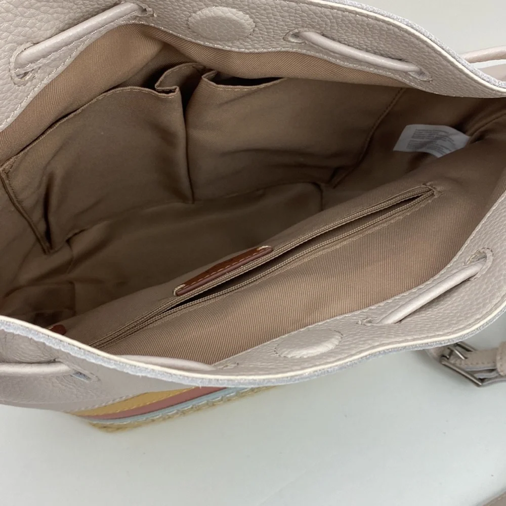 The Sak genuine leather drawstring crossbody handbag with magnetic closure NWT! - Picture 9 of 16